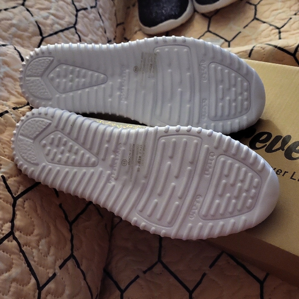 Forever Link Remy Sneaker - Picture 3 of 3